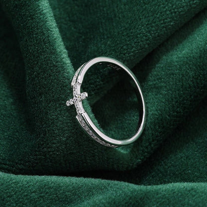 El anillo de la fe — Cruz con detalle de cristal