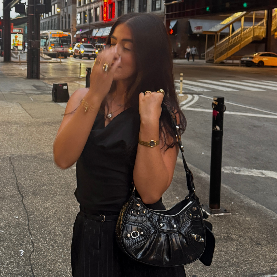 Bolso de Hombro "Meadow" con Remaches y Monedero
