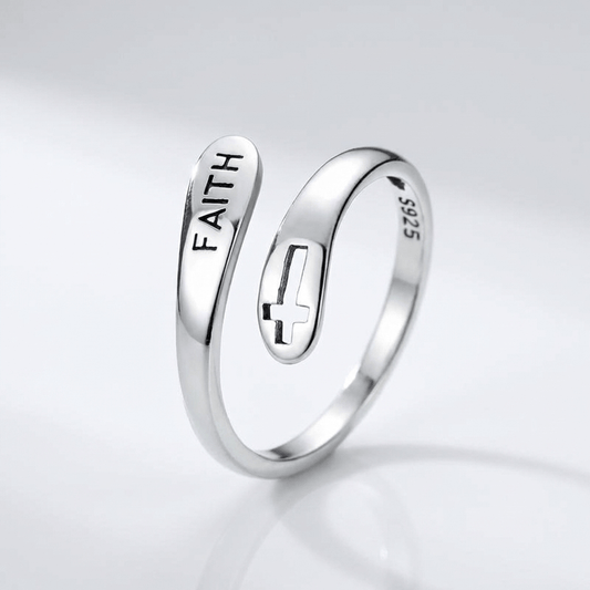 El anillo sagrado — Grabado de fe (ajustable)