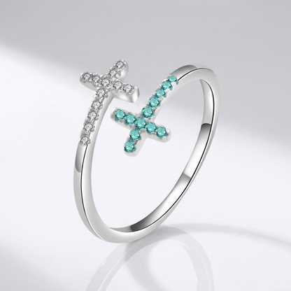 El anillo de la serenidad — Cruz azul con detalle de cristal (ajustable)