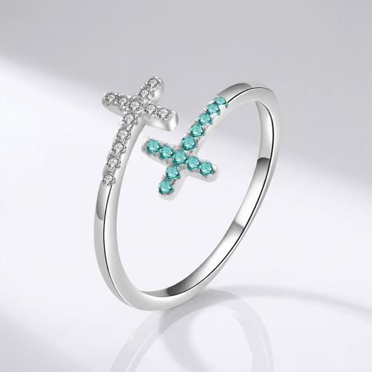 El anillo de la serenidad — Cruz azul con detalle de cristal (ajustable)