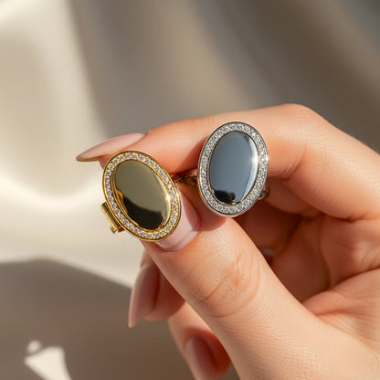 Anillo con relicario ovalado