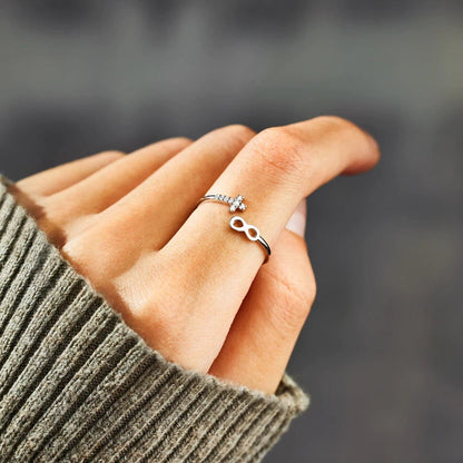 El anillo eterno — banda de plata de fe e infinito (ajustable)