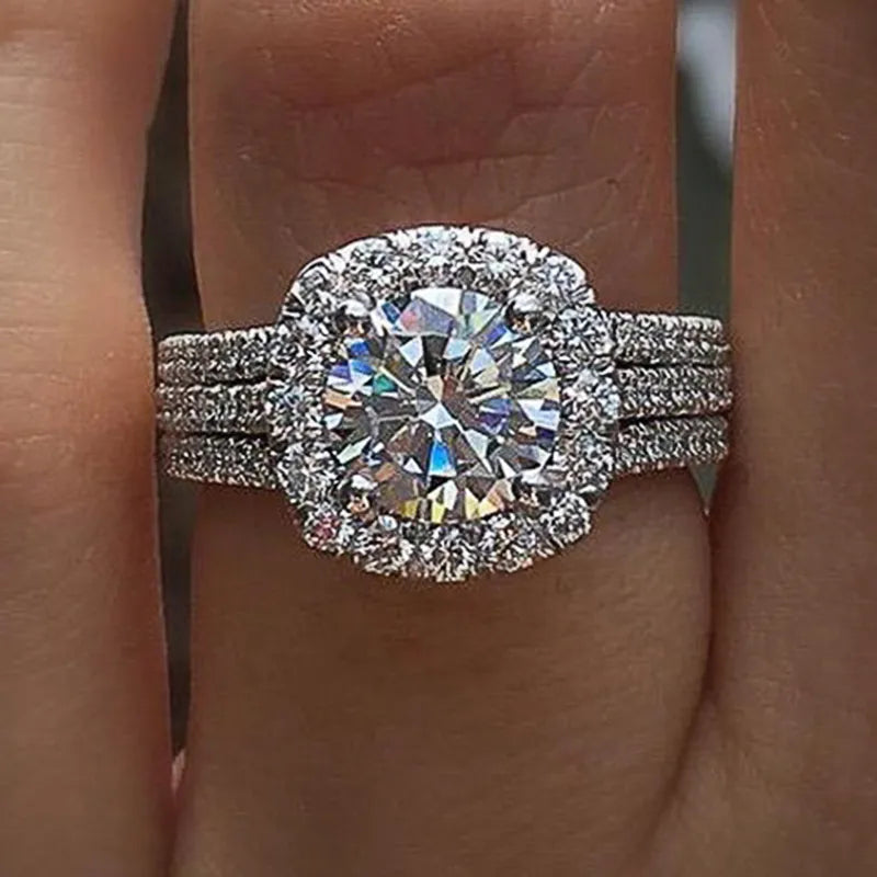 Anillo de diamantes de lujo