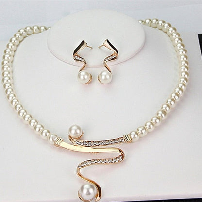 Set de Collar y Aretes de Perlas Naturales