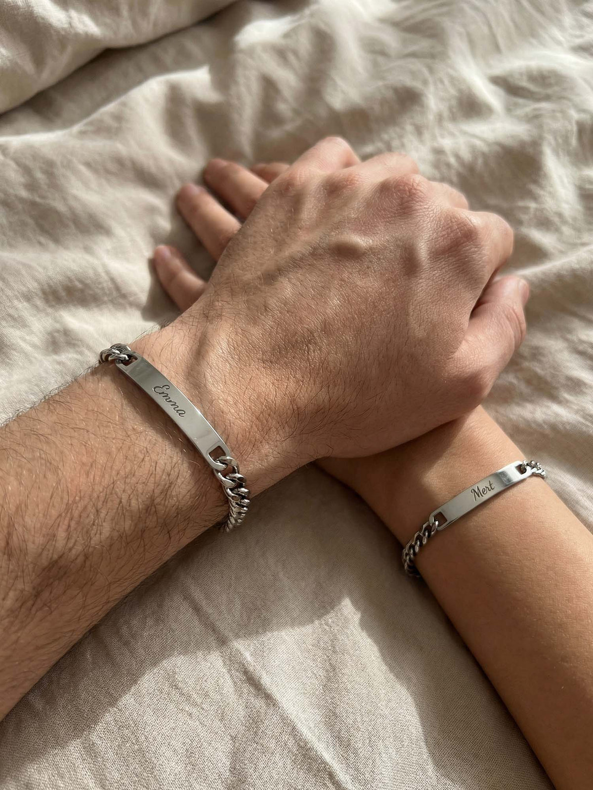 Cadena – Pulsera cubana de eslabones con placa de identificación y grabado