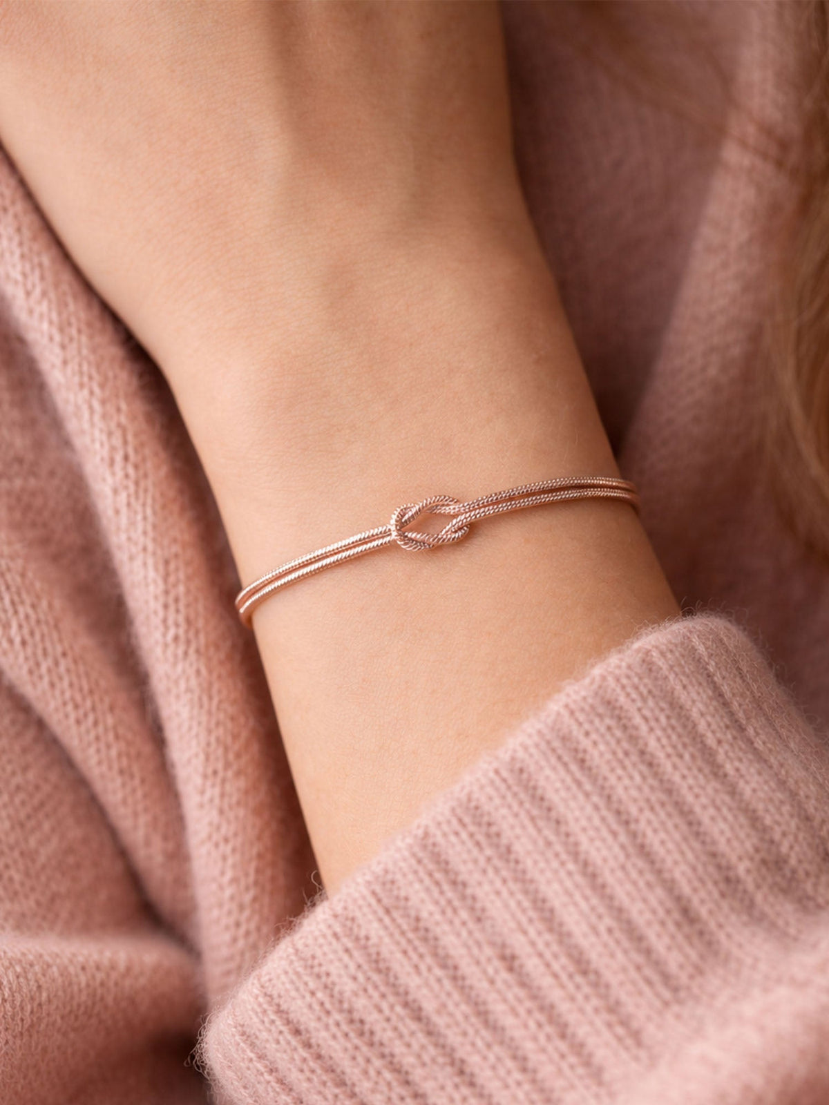 Nudo de amor: pulsera de pareja con nudo