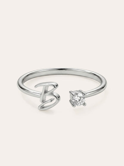 Valentia – Anillo con letra y circonitas