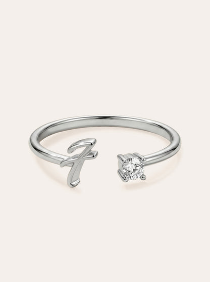 Valentia – Anillo con letra y circonitas