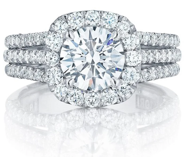 Anillo de diamantes de lujo