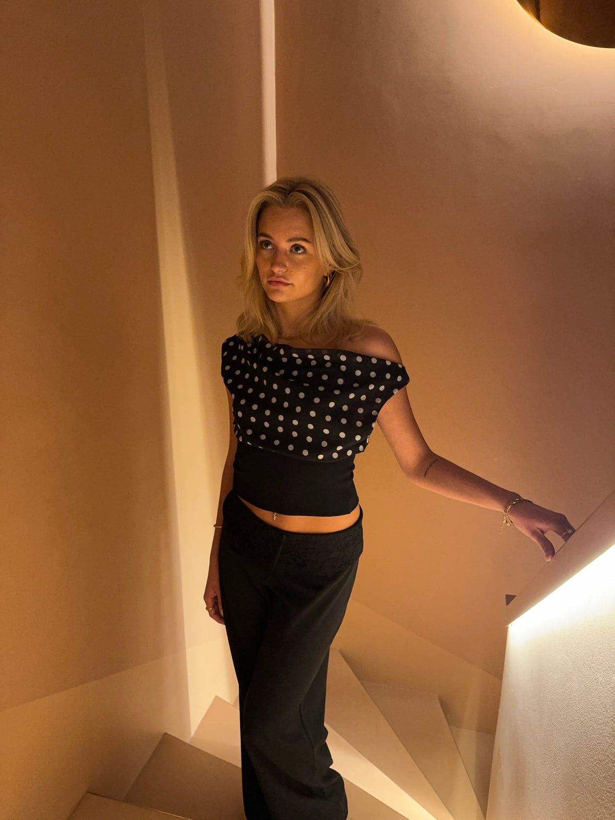 Bloom ™ |  Lina - Polka Dotted Top | Speels & Elegant in Zwart-Wit - Aurora Classics