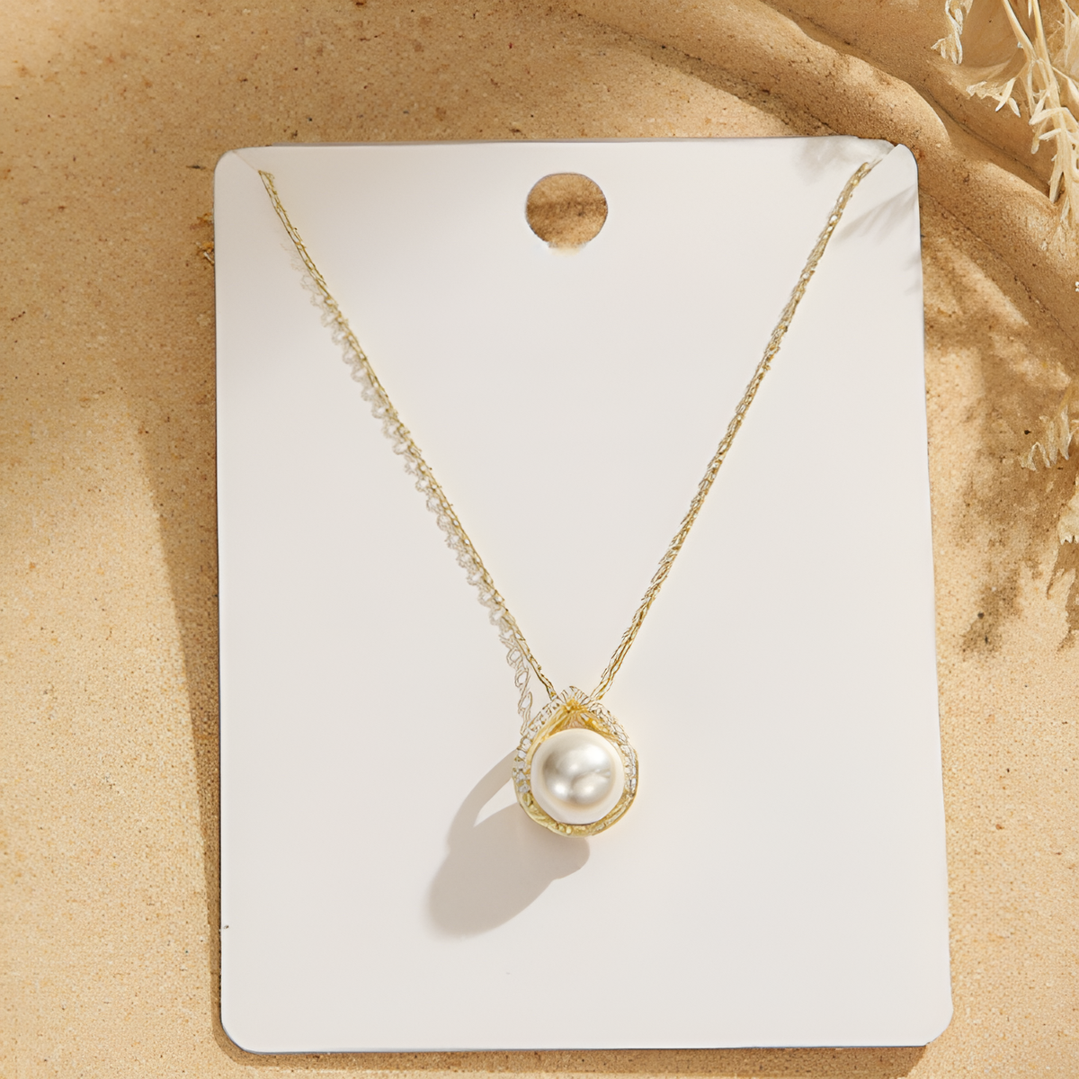Collar Elegante con Perla Colgante