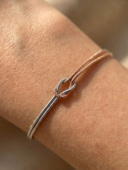Nudo de amor: pulsera de pareja con nudo