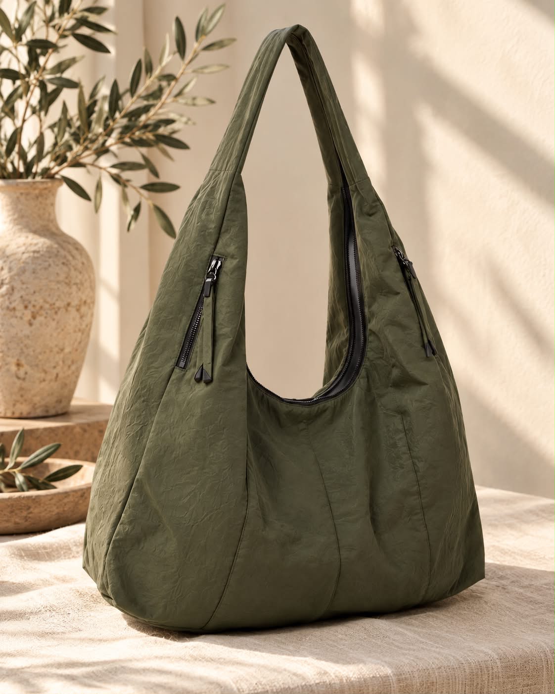 Bolsa Olivia Hobo Grande de Nylon | Ligera y Espaciosa