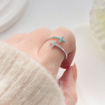 El anillo de la serenidad — Cruz azul con detalle de cristal (ajustable)