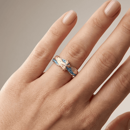 El anillo de madre — plata con detalles de cristal